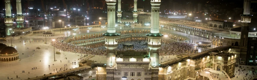 المساجد الشهيرة وأماكن الصلاة الأقل شهرة في المدينة
