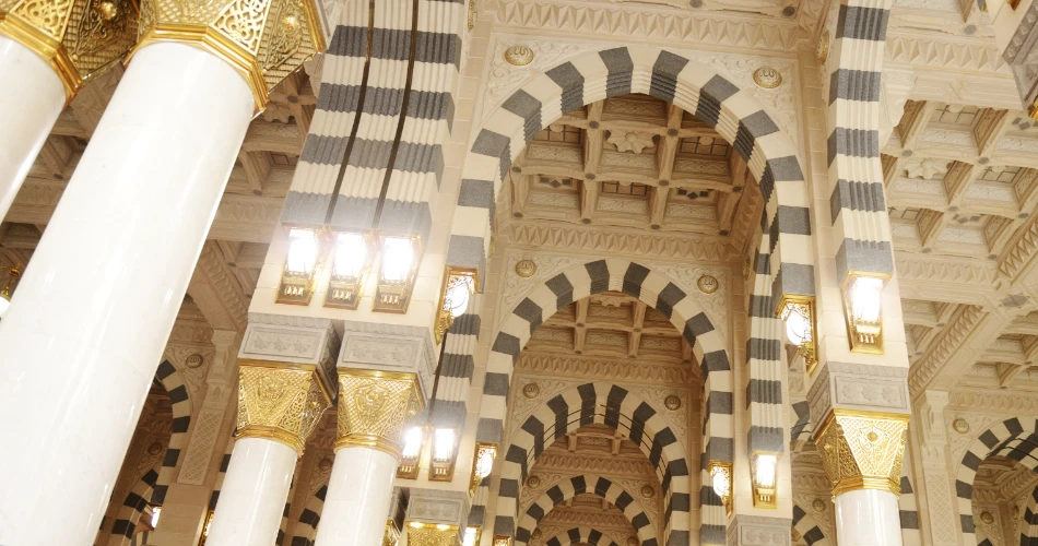 Masjid Ikonik dan Ruang Solat yang Kurang Dikenali di Bandar