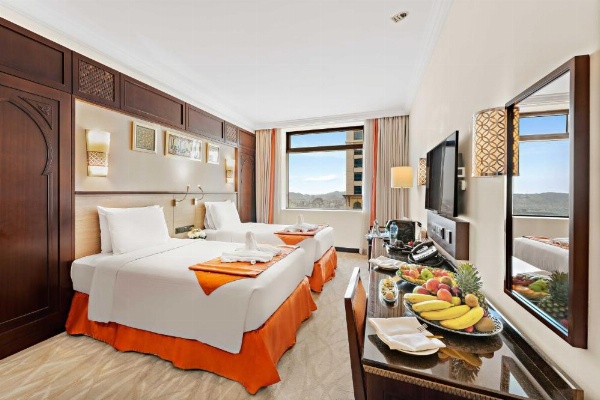 Twin room setup at Anjum Hotel Makkah